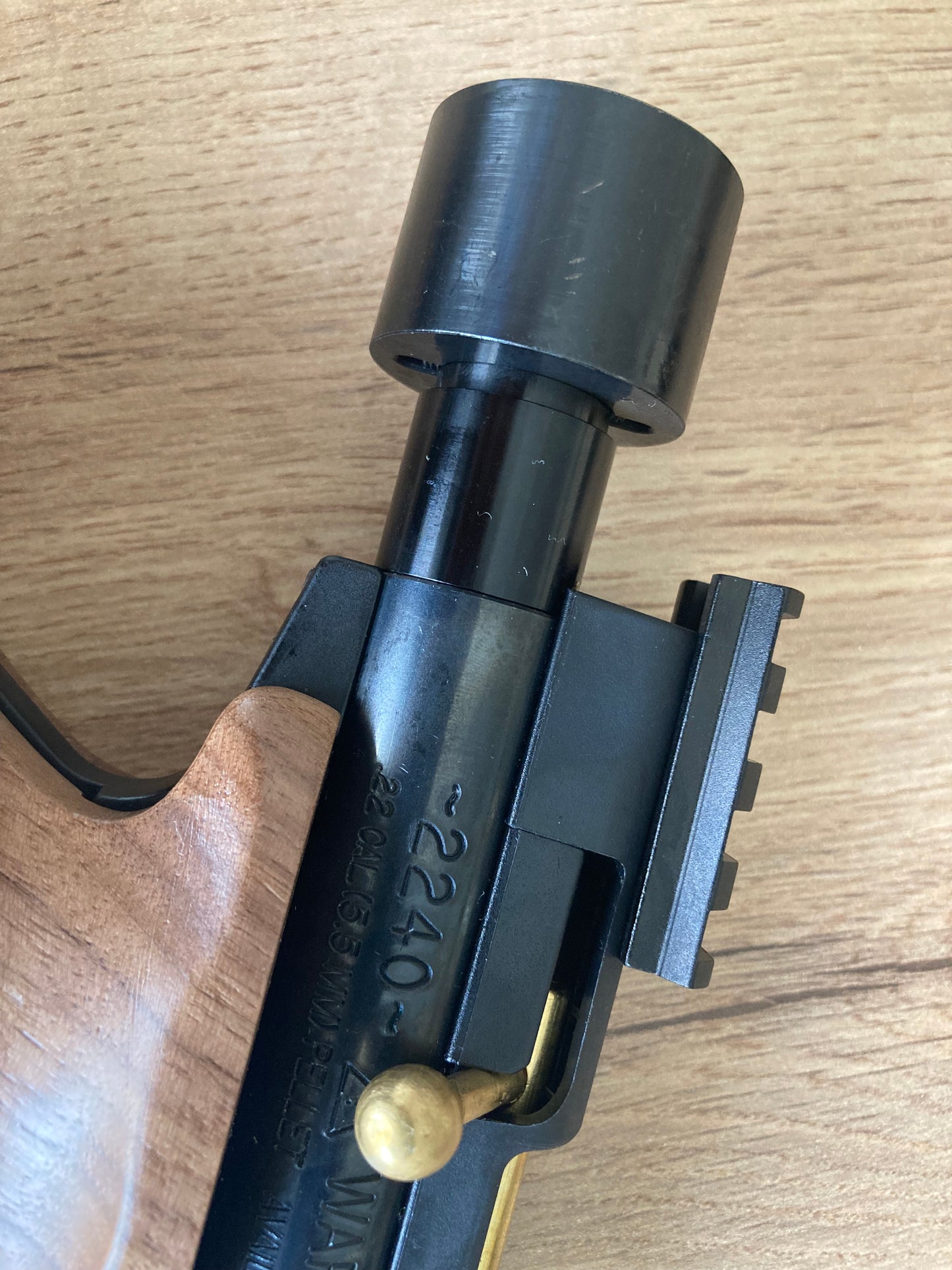 Hochwertige Zubehörteile aus Alu/Stahl/Holz für Crosman Luftpistolen