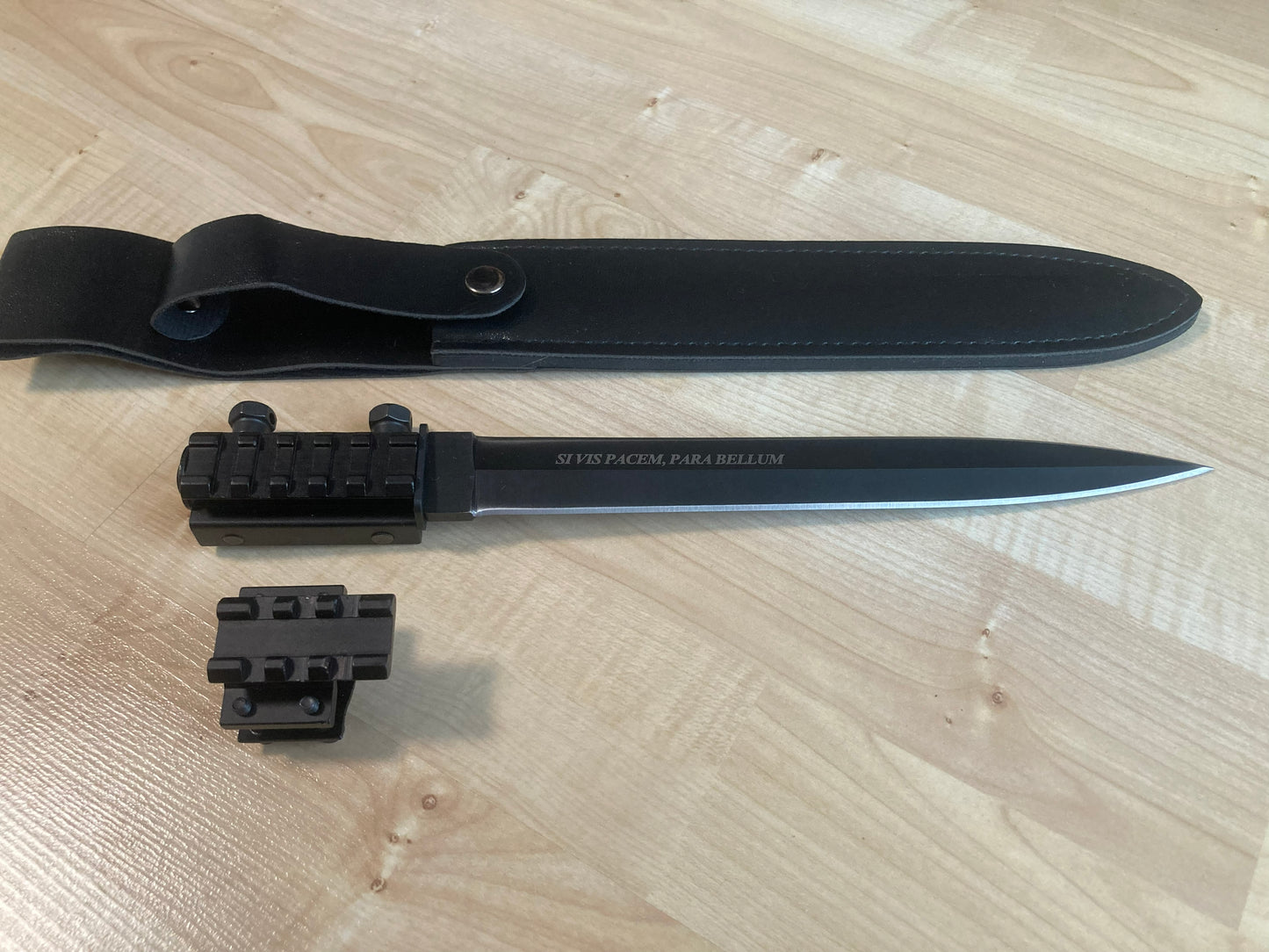 Tactical Universal Bayonet made of stainless steel, with Picatinny mount and leather sheath
