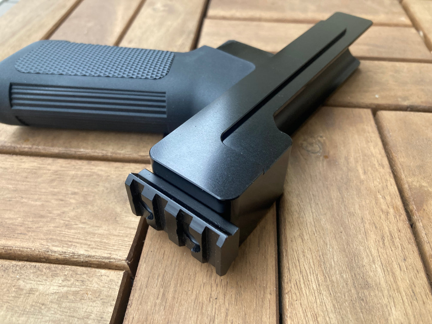 Retro style grip for Diana Chaser Airbug Bandit (Artemis Snowpeak SMK) CP2 PP800 with aluminum chassis